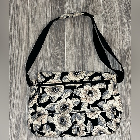 Vera Bradley computer bag! Great for business conference or office tote. - Picture 3 of 7